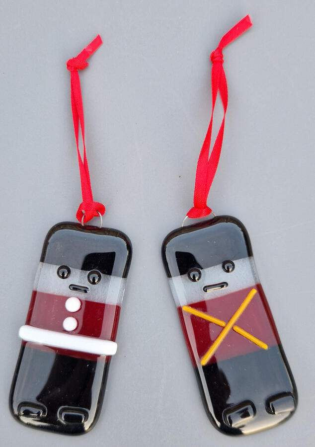 Two Soldiers with hanging loops Two Soldiers with hanging loops